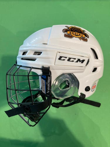Small CCM Tacks 910 Helmet
