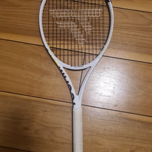 Adult Technifibre TF X1 285 Tennis Racquet (Used)