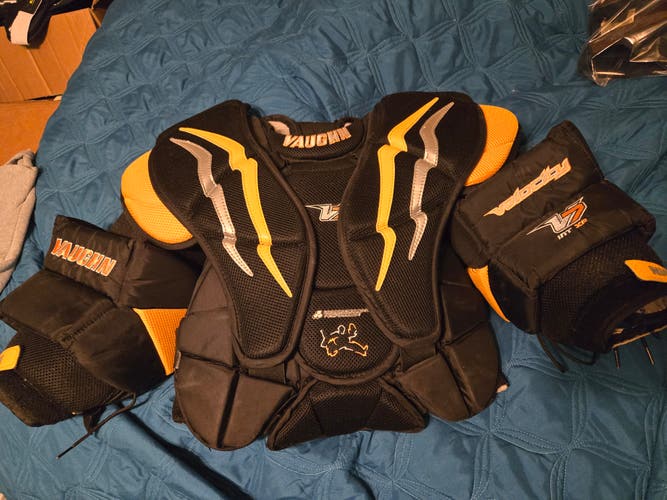 Vaughn Velocity V7 Goalie Chest Protector