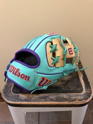 2025 Wilson A2000 RH Infield Baseball Glove 11.5" (New)