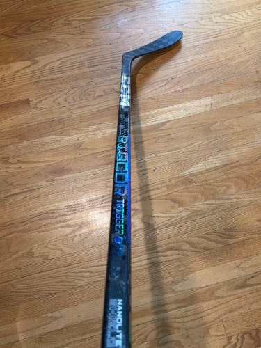 Junior CCM Ribcor Trigger 9 Pro Right Handed Hockey Stick P28 40 Flex (Used)