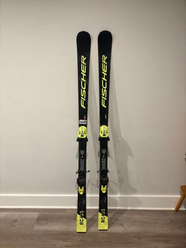 Racing 160 cm Fischer RC4 WC GS Skis WITH Fischer Z11 Bindings Max Din 11 (Used)