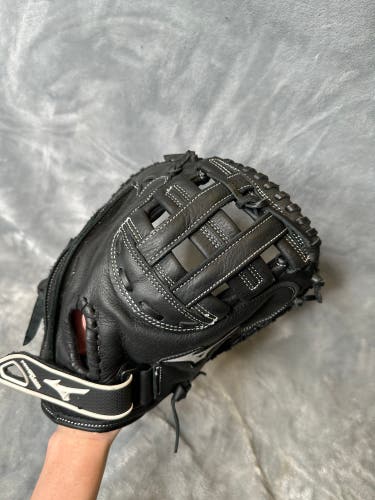 Black Mizuno Prospect RH Catcher's Softball Glove 32.5" (Used)