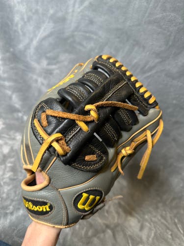 Black Wilson A500 RH Infield Baseball Glove 12.5" (Used)