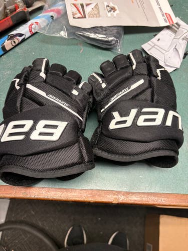 Bauer Supreme M5 Pro Gloves 11" (Used)