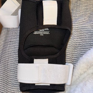 Black Junior Elbow Protection (Used)