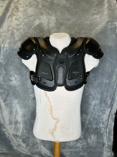 Medium Youth Xenith Flyte Shoulder Pads (Used)