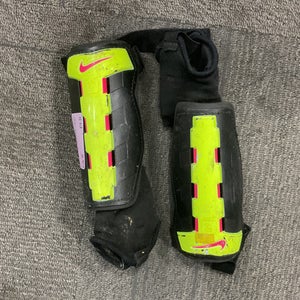 Used Nike Soccer Shin Guards Youth Green MD 11614-S000231543
