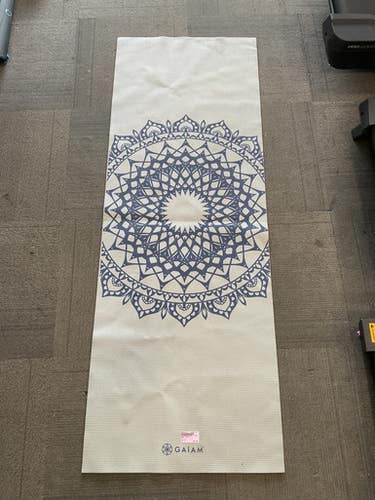 Used Gaiam Yoga Mat Grey 11614-S000231522
