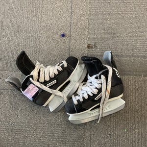 Used Bauer SUPREME 3000 Youth Hockey Skate Youth 12.5 11614-S000231523