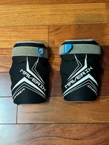 Youth Medium Maverik Charger Arm Pads (Used)
