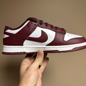 Men's Size M 12.0 (W 13.0) Nike Shoes (New)