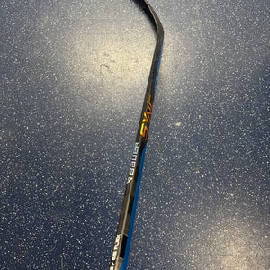 Intermediate Bauer Nexus Sync Right Handed Hockey Stick P28 65 Flex (New)