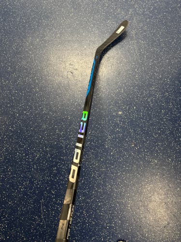 Intermediate Bauer Nexus Sync Right Handed Hockey Stick P28 65 Flex (New)