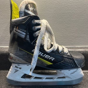 Black/Yellow 2023 Bauer Vapor X4 Hockey Skates Regular Width Size 3.5 (Used)