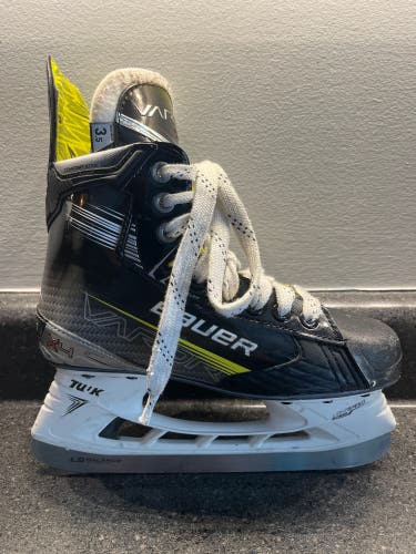Black/Yellow 2023 Bauer Vapor X4 Hockey Skates Regular Width Size 3.5 (Used)