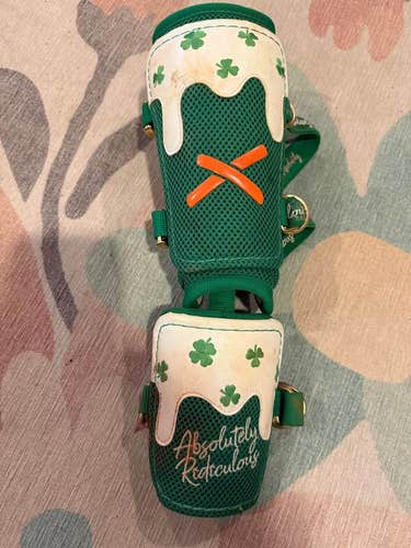 ARIA Standard/Adult Shamrock Leg Guard