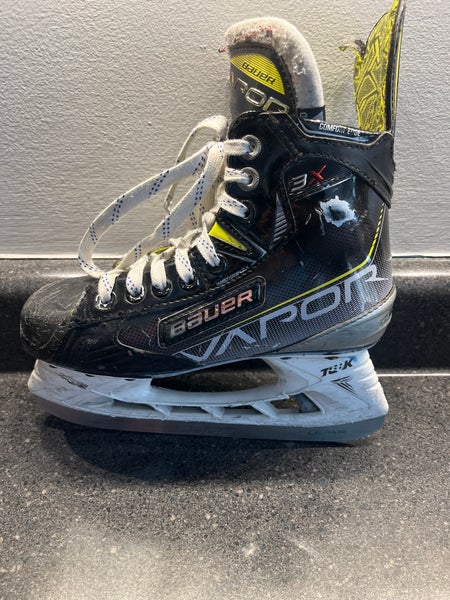 Black/Yellow 2021 Bauer Vapor 3X Hockey Skates Regular Width Size 3 (Used)