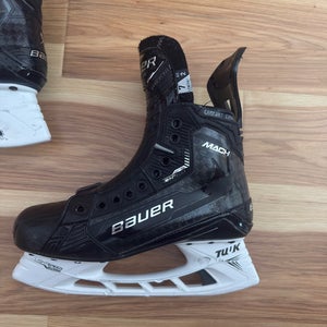 Bauer Supreme Mach Hockey Skates Regular Width 7 (Used)