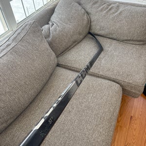 Senior CCM Ribcor Trigger 10 Pro RH Hockey Stick P28 70 Flex (New)