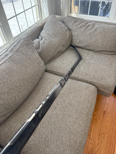 Senior CCM Ribcor Trigger 10 Pro RH Hockey Stick P28 70 Flex (New)