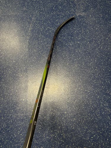 Intermediate Bauer Vapor Hyperlite 2 Left Hand Hockey Stick P88 55 Flex (New)