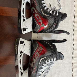 2025 CCM JetSpeed FT8 Pro Hockey Skates Regular Width 7 (Used)
