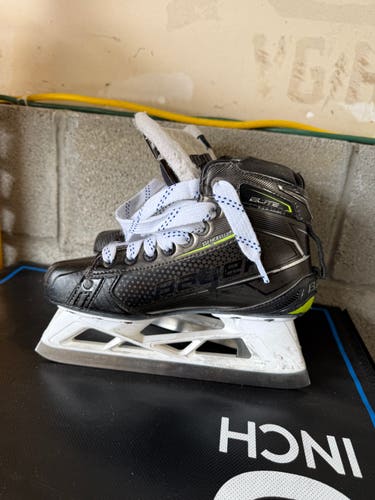 Bauer Elite Hockey Goalie Skates - Size 3.5