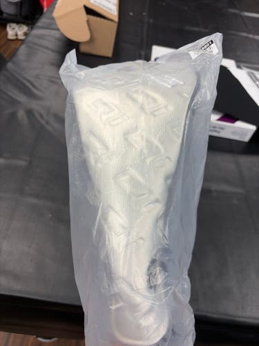 Men's TaylorMade TaylorMade Qi35 MAX Right Handed Driver Stiff Flex 10.5 Loft (New)