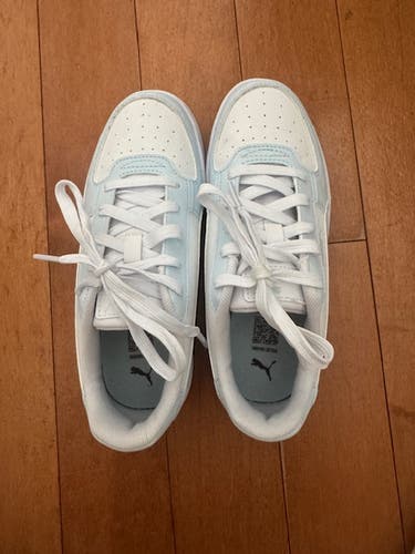 Blue Men's 2.5Y (Big Kids / Youth) Youth Puma Shoes (Used)