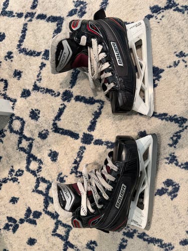 Bauer Vapor X700 Hockey Goalie Skates Regular Width Size 1 (Used)