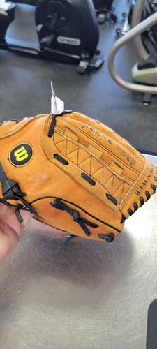 Used Wilson PRO 450 BB/SB Glove RH Throw None 11" 11497-C000155800