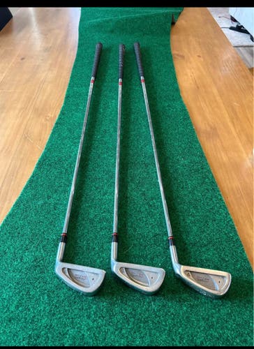 Golf Iron set: Men's Ben Hogan Right Handed Iron Set (Used)