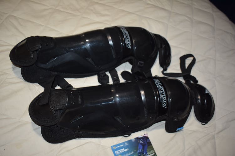 NEW - Easton Jen Schiro “The Very Best” Fastpitch Catchers Leg Guards, Black, Large 15 Inches