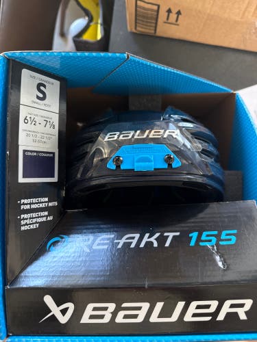 Small Bauer Re-Akt 155 Helmet (New)