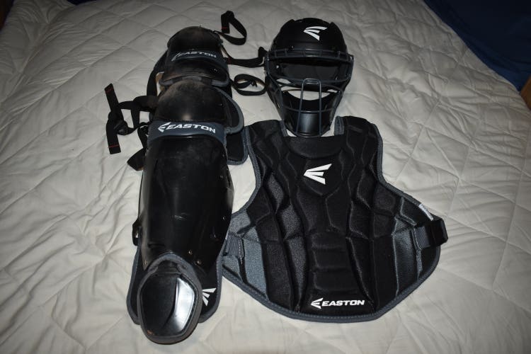 Easton Prowess P2 Catchers Set, Chest/Leg Guards/Helmet, Black, Intermediate - Top Condition!
