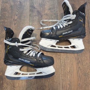 2024 Bauer Supreme M5 Pro Hockey Skates Size 4.5 Fit 1 (Used)