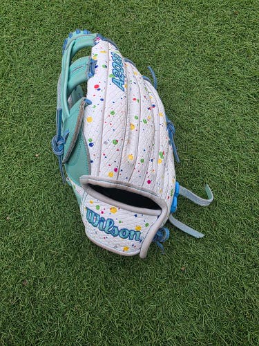 2025 Wilson LH Outfield A2000 Baseball Glove 11.25" (Used)