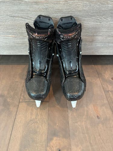 2022 Bauer Supreme Mach Hockey Skates Size 5 (Used)