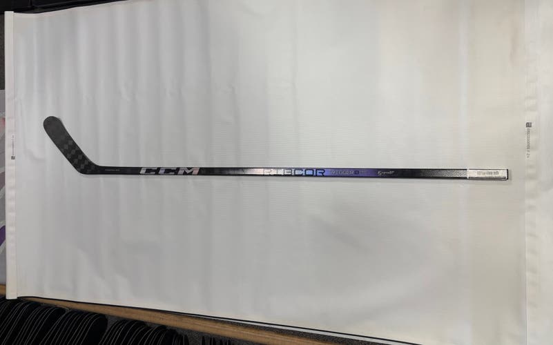 Senior CCM Ribcor Trigger 8 Pro Right Hand Hockey Stick P92M 80 Flex (New)