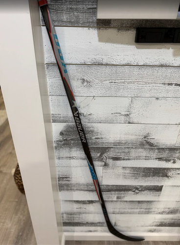 Intermediate Bauer Vapor Flylite Hockey Stick p92 65 flex USA flag graphics