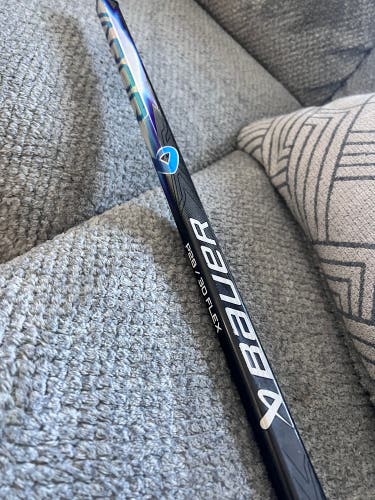 Junior Bauer Vapor Flylite Left Hand Hockey Stick 30 Flex (Used)