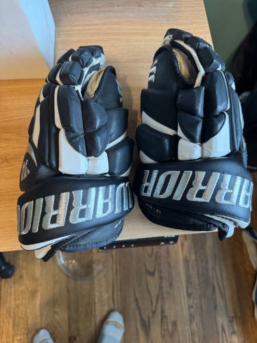 Rare Warrior MacDaddy Hockey Gloves 13"