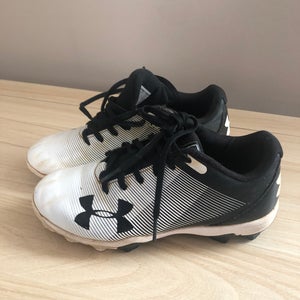 Kid's 1.5Y (Big Kids / Youth) Under Armour Low Top (Used)