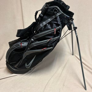 Unisex Nike Bag (Used)