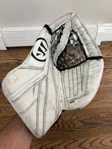 Warrior Ritual G6 E+ Regular Glove, Intermediate, White (Used)