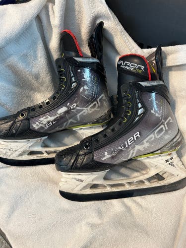 Bauer Vapor Hyperlite Ice Hockey Skates  Size 6 Fit 1
