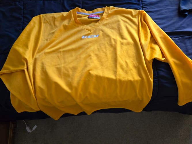 Yellow XL Men's CCM Jersey (Used)