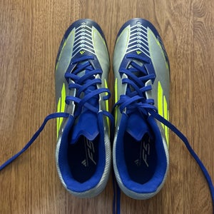 Silver Unisex 7Y (Big Kids / Youth) Adidas Messi Cleats (Used)