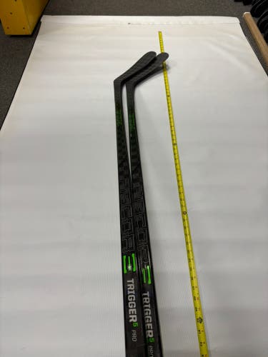 Senior CCM Ribcor Trigger 5 Pro Right Handed Hockey Stick P29 85 Flex (2-Pack)